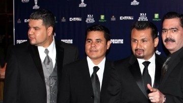 Los Tucanes de Tijuana  fue multado por la municipalidad de Chihuahua por cantar corridos.