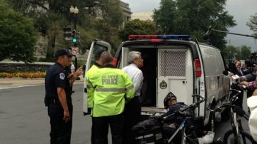 Eliseo Medina, líder del Sindicato Internacional de Trabajadores de Servicio (SEIU), uno de los  arrestados a las afueras del Capitolio de Washington.