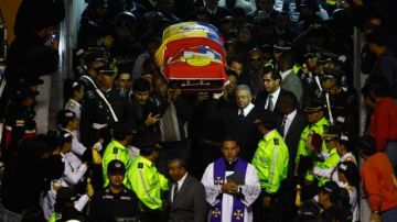 Miles de ecuatorianos acudieron a los servicios funerarios de Christian Benítez