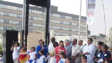 Salvadoreños participan de la actividad en Hempstead, Long Island.