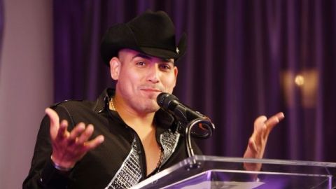 Espinoza Paz trabaja en su nuevo álbum.