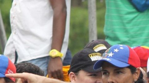 Henrique Capriles exige una explicación por la medida.