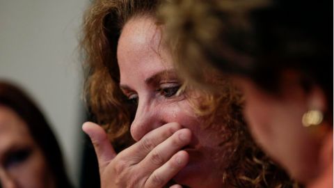 La ex marine Katherine Ragazzino y su abogada Gloria Allred.