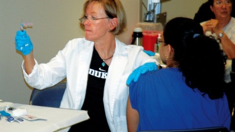 Proteja a sus niños de los contagios.