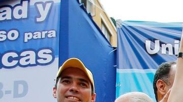 Henrique Capriles sigue proclamándose ganador de las elecciones en Venezuela.