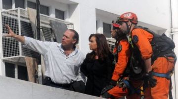 La presidenta de Argentina, Cristina Kirchner, estuvo en la zona afectada por la explosión.