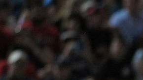 Brandon Beachy logró su primer triunfo de la temporada.