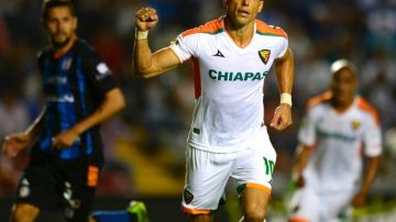 Carlos Ochoa consiguió el dramático empate para Chiapas, con gol de penal en el último minuto