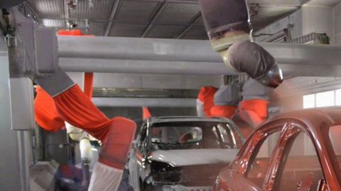 La firma de óvalo busca reducir las emisiones con cada auto que produce.