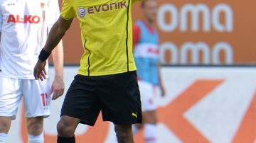 Pierre-Emerick Aubameyang es el sexto futbolista que logra un triplete en su debut en la Bundesliga.