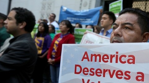 Oficiales electos y grupos pro-inmigrantes anunciaron una campaña de movilizaciones en California en pro de una reforma migratoria.