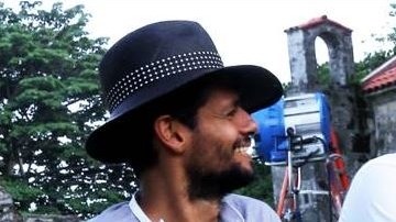 Draco Rosa filmó el vídeo con Juan Luis Guerra en las Ruinas de Engombe, a las afueras de Santo Domingo.