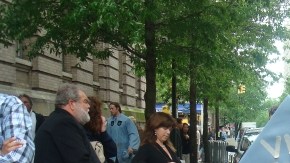 Berenice Villegas vivió en EEUU como indocumentada hasta que se graduó de la Universidad de  Columbia. Ella salió del país antes de la aprobación de DACA, becada para cuatro universidades de la Unión Europea.