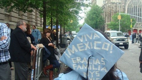 Berenice Villegas vivió en EEUU como indocumentada hasta que se graduó de la Universidad de  Columbia. Ella salió del país antes de la aprobación de DACA, becada para cuatro universidades de la Unión Europea.