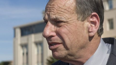 El alcalde de San Diego enfrenta varias denuncias de acoso sexual.