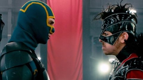 Kick-Ass (Aaron Taylor-Johnson, izq.) se enfrenta a The Mother Fu**** (Christopher Mintz-Plasse).