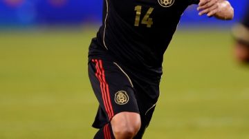Christian Giménez está muy contento por su debut con la selección mexicana y espera poder seguir aportando su futbol.