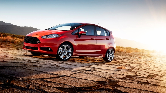 El nuevo Ford Fiesta sedán se ha revitalizado tanto en la parte exterior como en el motor.
