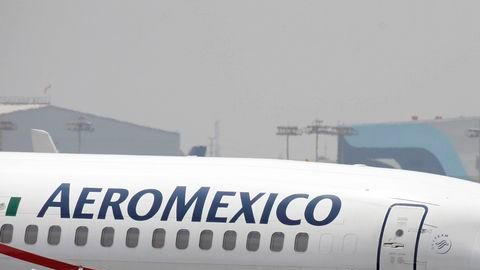 Aeroméxico niega todo discrimen y culpa del error a su agencia de publicidad. Sin embargo, en los comerciales anteriores de la aerolínea que aparecen en YouTube no se muestran clientes morenos.