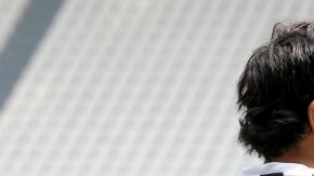 El argentino Carlos Tevéz podría hacer su debut mañana ante Lazio, en el Estadio Olímpico de Roma.