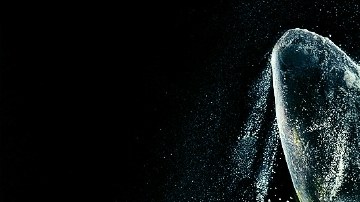 Las obras de Llanos son impresas en placas de aluminio.