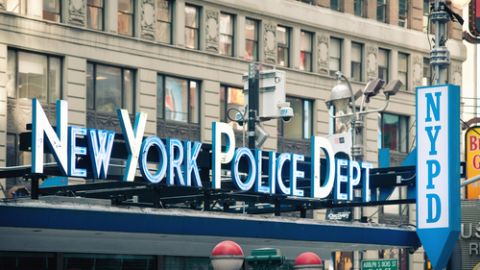 El arrestado trabaja para NYPD desde hace ocho años.