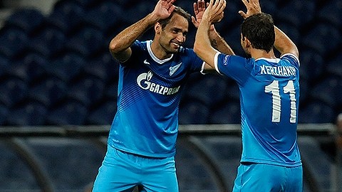 Jugaodres del Zenit festejan su triunfo este martes.