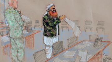 Khalid Sheikh Mohammed, autor confeso de los ataques del 11-S, durante una audiencia ayer.