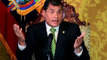 El presidente de Ecuador Rafael Correa propone que haya diarios únicamente digitales para evitar la tala de los bosques en diferentes regiones del país.