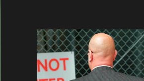 El acusado es conducido a la Corte de Staten Island.