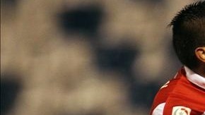 Fernando Meneses, de la Universidad Católica de Chile, fue registrado este martas al celebrar un gol ante a Emelec de Ecuador, durante el partido de ida de esta llave de la segunda fase de la Copa Sudamericana, en el Estadio San Carlos de Apoquindo de Santiago de Chile. EFE