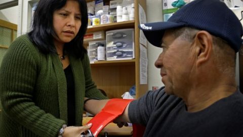 El 33% de los hispanos de la Gran Manzana sufre de presión arterial alta.