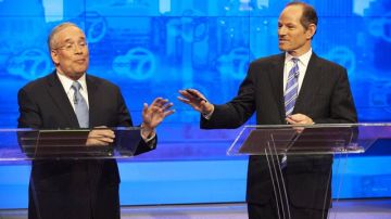 Los aspirantes Stringer (izquierda) y Spitzer en un debate anterior.