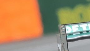 Lewis arrebató la primera posición a Vettel, Webber, Rosberg y Di Resta.