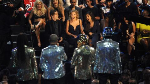 Taylor Swift se llevó el premio MTV Video Music Awards a mejor video fememino por la canción ´I knew you were trouble´.