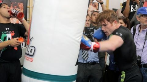 'Canelo' recibió a la prensa ayer en Big Bear y mostró su gran estado físico para la gran pelea.