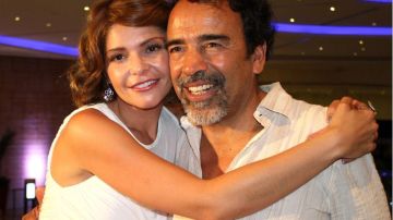 Itatí Cantoral podría compartir créditos con Damián Alcázar, quien analiza la posibilidad de encarnar al padre de 'La Diva de la Banda'.