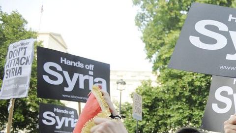 Las manifestaciones en el Reino Unido contra la intervención multinacional en Siria no se hicieron esperar.
