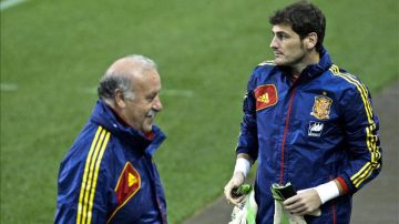 Del Bosque y Casillas durante un entrenamiento.