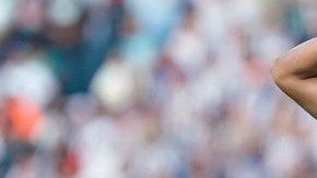 El delantero chileno Humberto Suazo, de Rayados del Monterrey, se lamenta tras fallar una oportunidad clara de gol