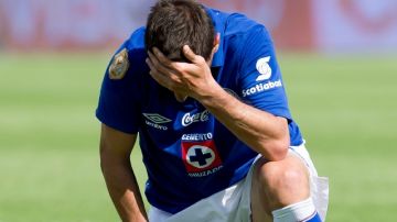 'Chaco' Giménez lamenta el tropiezo del Cruz Azul, en calidad de local, ante Gallos Blancos.