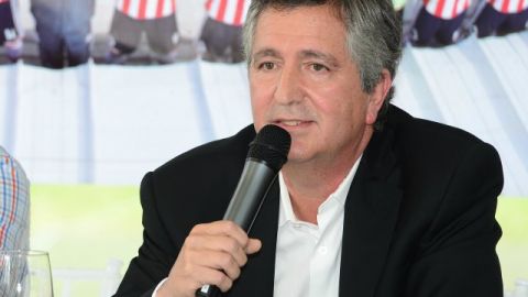 Jorge Vergara, dueño de Chivas, ofreció una conferencia de prensa