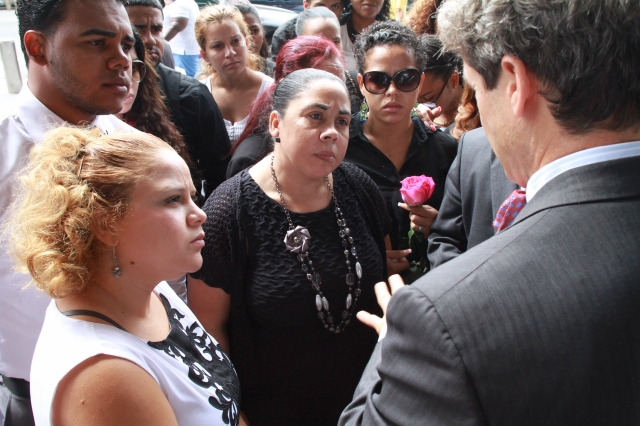 Familiares de Katherine Germán llegaron ayer hasta la corte tras asistir al funeral de la hispana.