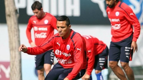 Los jugadores de la selección chilena se preparan para enfrentar a Venezuela
