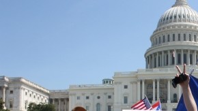 En esta foto de archivo se ve una marcha similar donde miles  de activistas  de diferentes partes del país se congregaron  frente al Congreso para reclamar el cese de las deportaciones y una ley migratoria.