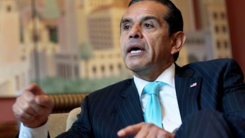 El ex alcalde Antonio Villaraigosa ahora es asesor de Herbalife.