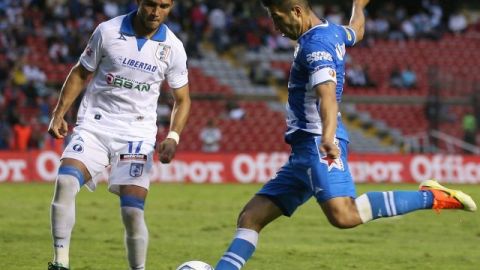 Luis Ángel Noriega intenta ejecutar un remate