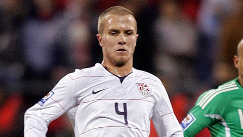 Lamentable lesión deja fuera de acción a Michael Bradley.