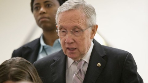 El senador Harry Reid enfatizó que lo importante no es tomar una decisión rápida, sino asegurarse de que todo saldrá bien.