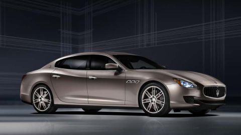 Fusión de buen gusto italiano conjuga interior con exterior en el Maserati Quattroporte.